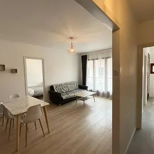 Proche Gare, Centre Et Commerces Appartement