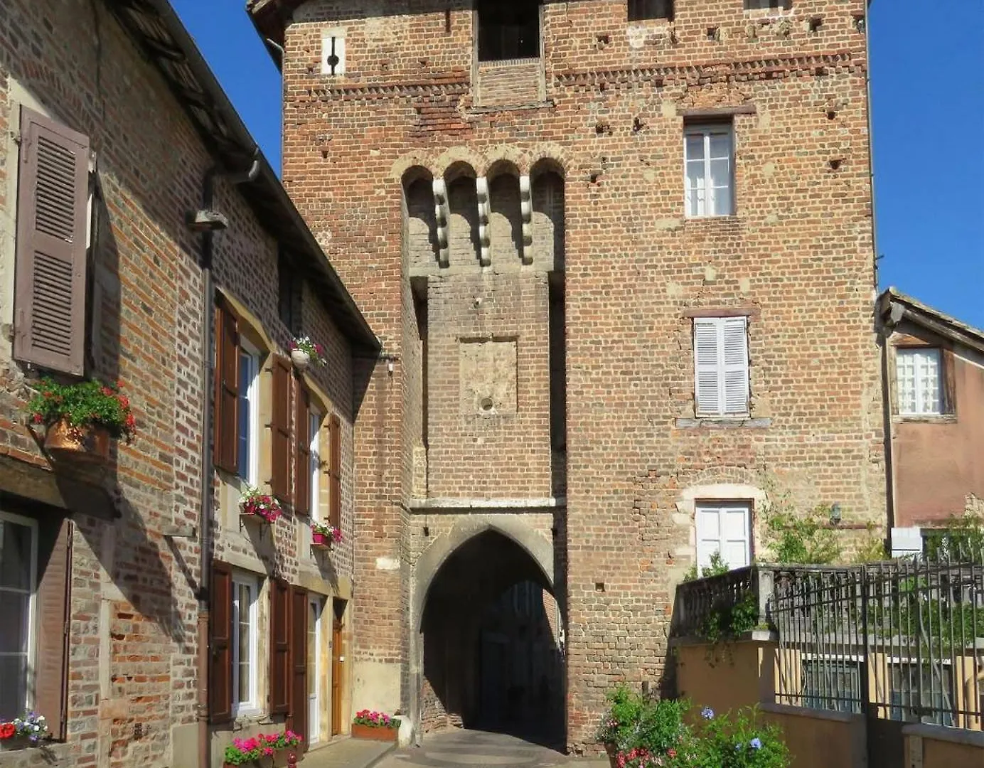 Hotel Au Coq Dort Spa Chatillon-sur-Chalaronne 3*,